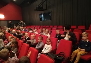 Dzieciaki z przedszkola Nr 18 w Teatrze Dzieci Zagłębia